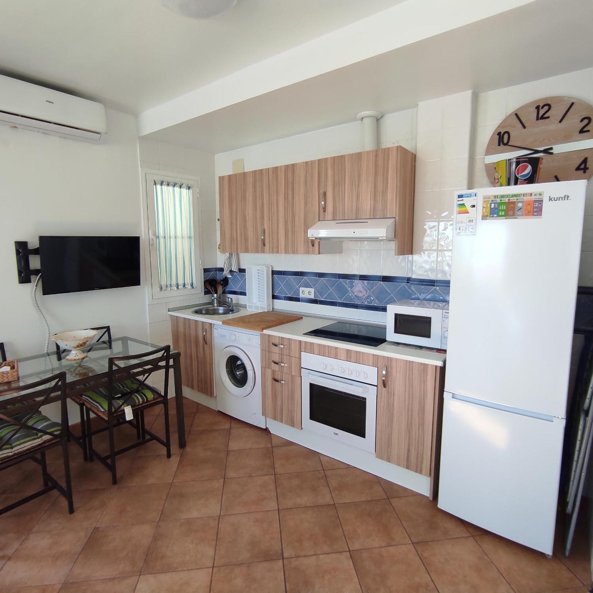 Apartment Vistas Al Mar 1 Linea, Piscina, Parking, Wifi *